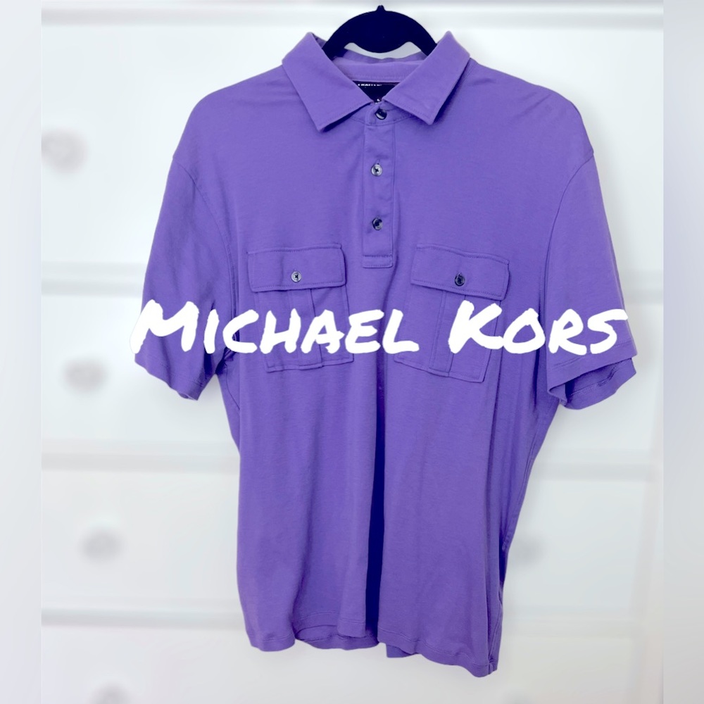 Michael Kors men’s top two pockets on front side
